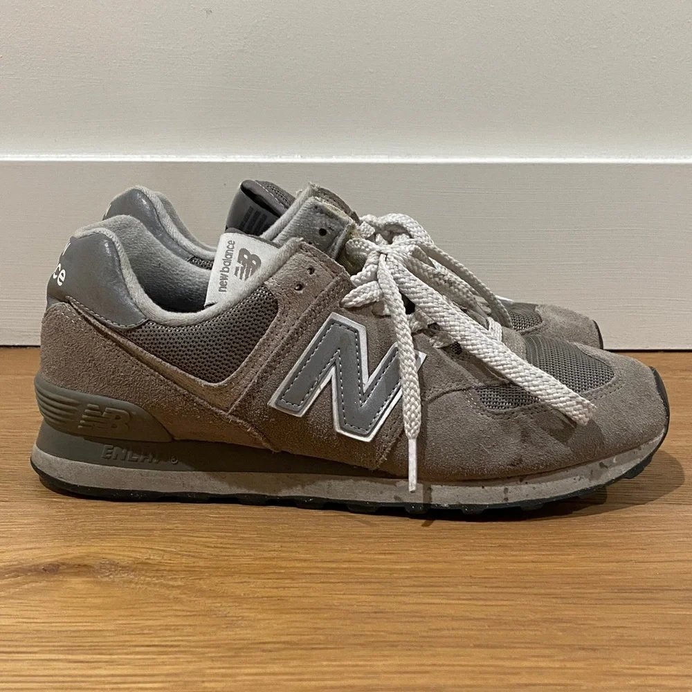 New Balance 574 Sneakers in Gray and White - Picture 5 of 8